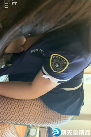 性感女警阿梅图胸部丰满吹牛